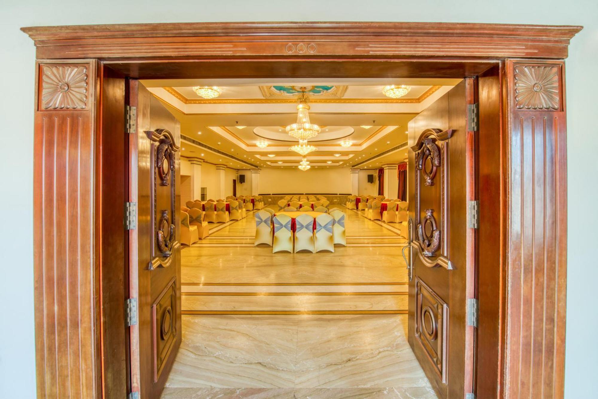Hotel Le Royal Park Puduccseri Kültér fotó