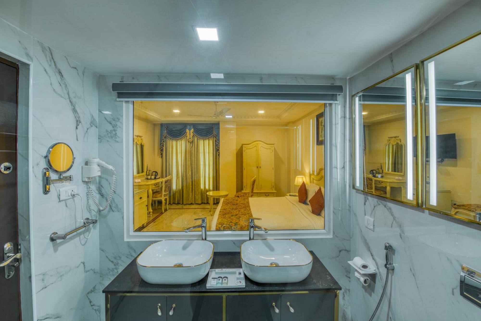 Hotel Le Royal Park Puduccseri Kültér fotó